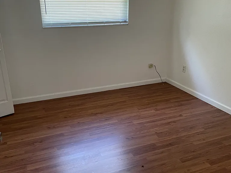 91st Ave — Photo 4