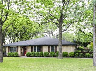 907 Sunrise Dr, Ennis, TX 75119