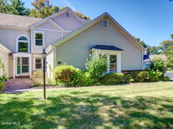 94 Killarney Drive, Niskayuna, NY 12309