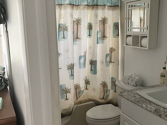 5th image of 1525 Portsmouth Lake Dr #1