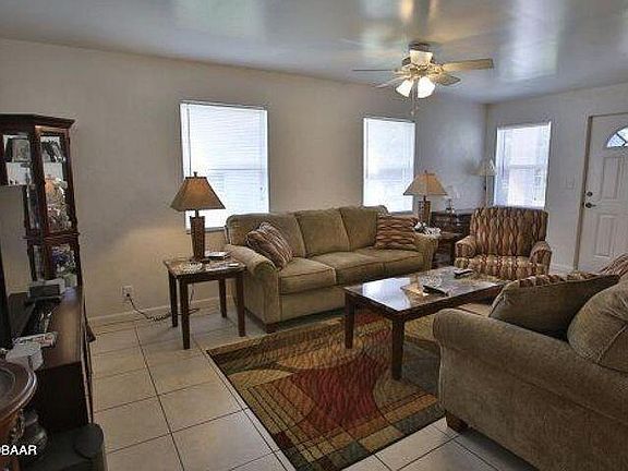 2nd image of 106 Palm Dr