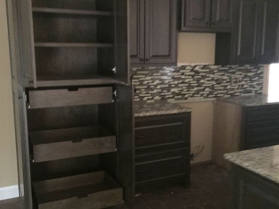 5th image of 2026 Melrose Pl