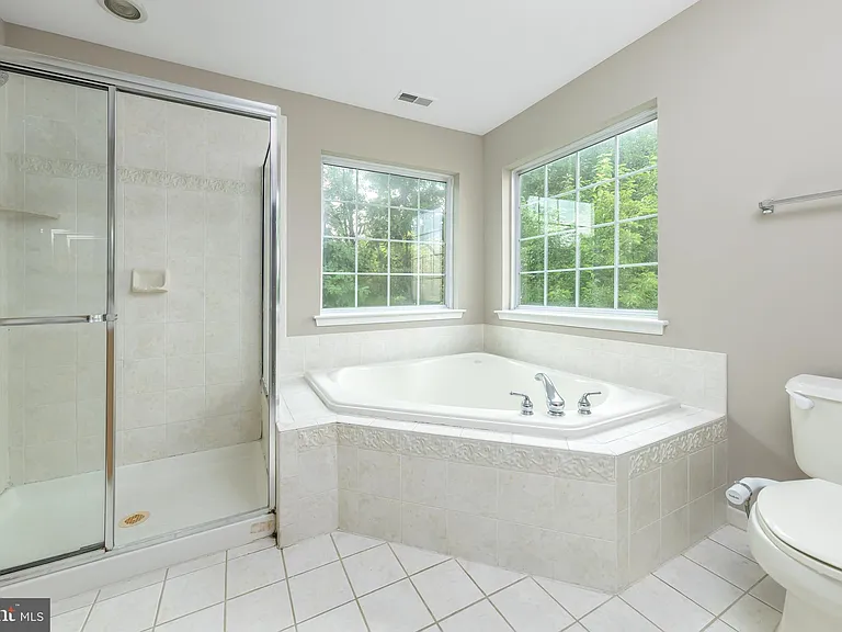 1085 Buckingham Dr — Photo 20