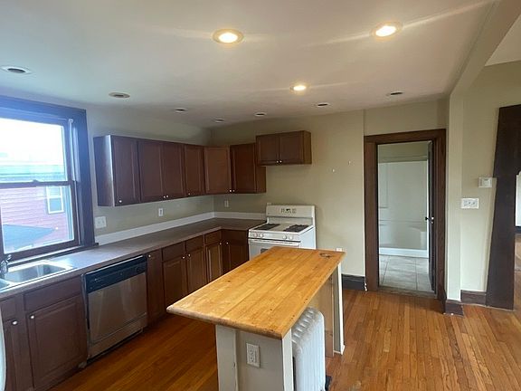 2nd image of 1103 Morgan Ave N #3