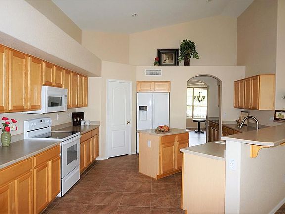3rd image of 17649 W Spencer Dr