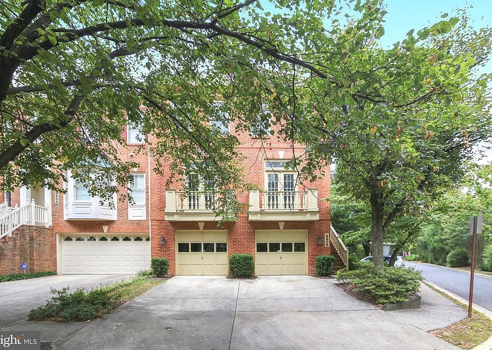 1st image of 9906 Foxborough Cir
