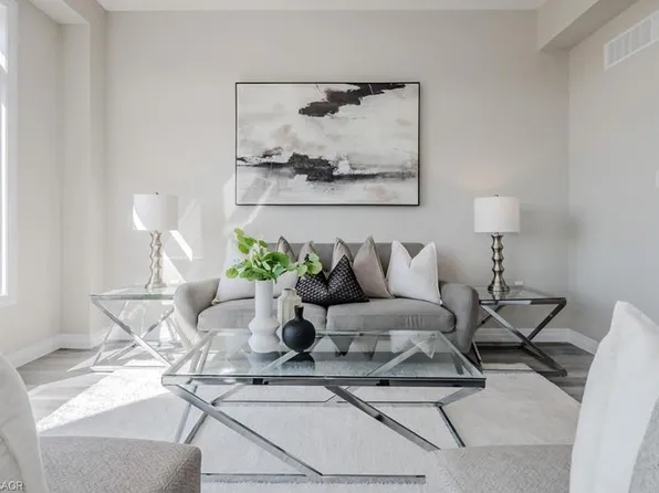 66 Ayr Meadows Cres, North Dumfries, ON N0B 1E0