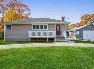 26 Starling Pl, Farmingville, NY 11738