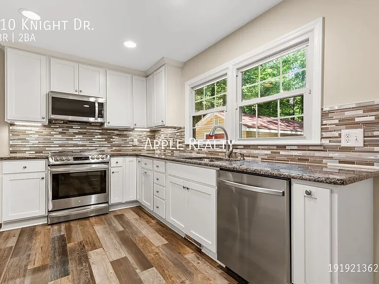 810 Knight Dr — Photo 7