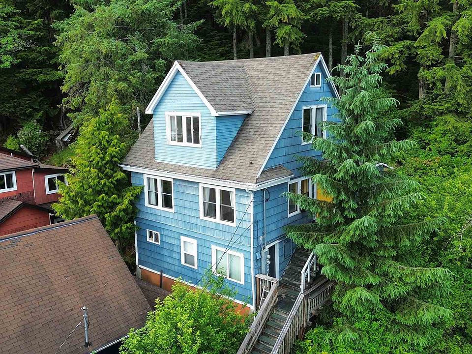 1st image of 702 Bayview St