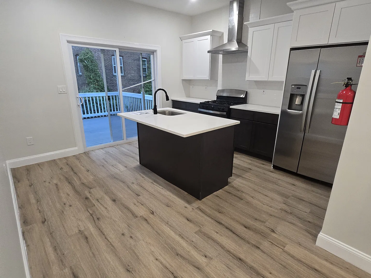 5 bed, $4,500 — Photo 2