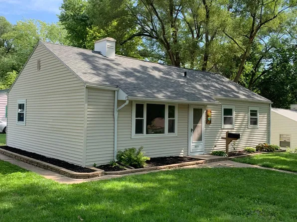 6674 Decatur St, Omaha, NE 68104