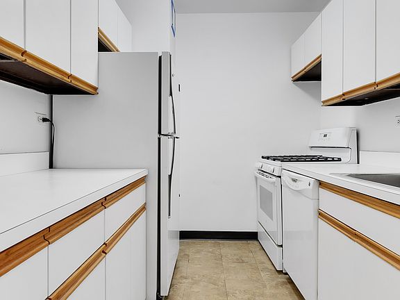 4th image of 407 Park Ave S APT 7F