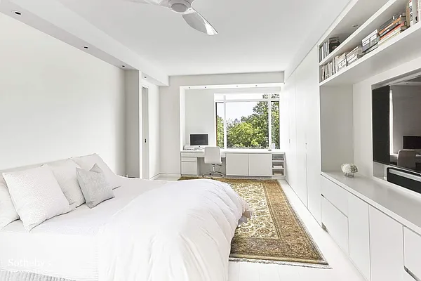 Sold by Sotheby's International Realty | media 19