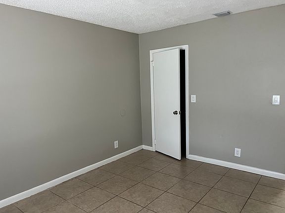 3rd image of 4833 Serafica Dr #4833
