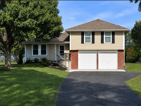 20701 Walker Rd, Spring Hill, KS 66083