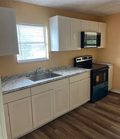 3 bed, 1.0 bath, 936 sqft, $795 — Photo 2