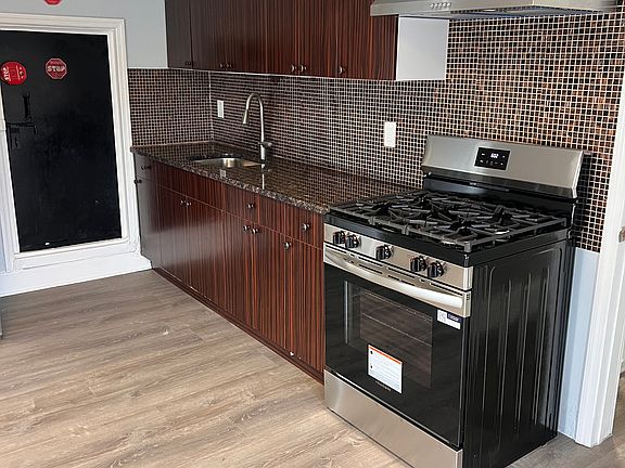 4th image of 301 S Orange Ave #3