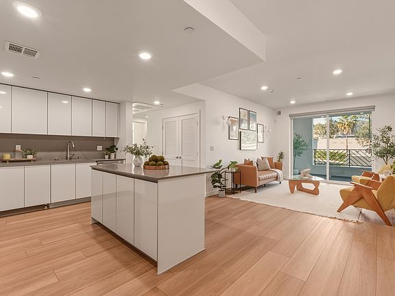 2nd image of 1759 N Gower St #302