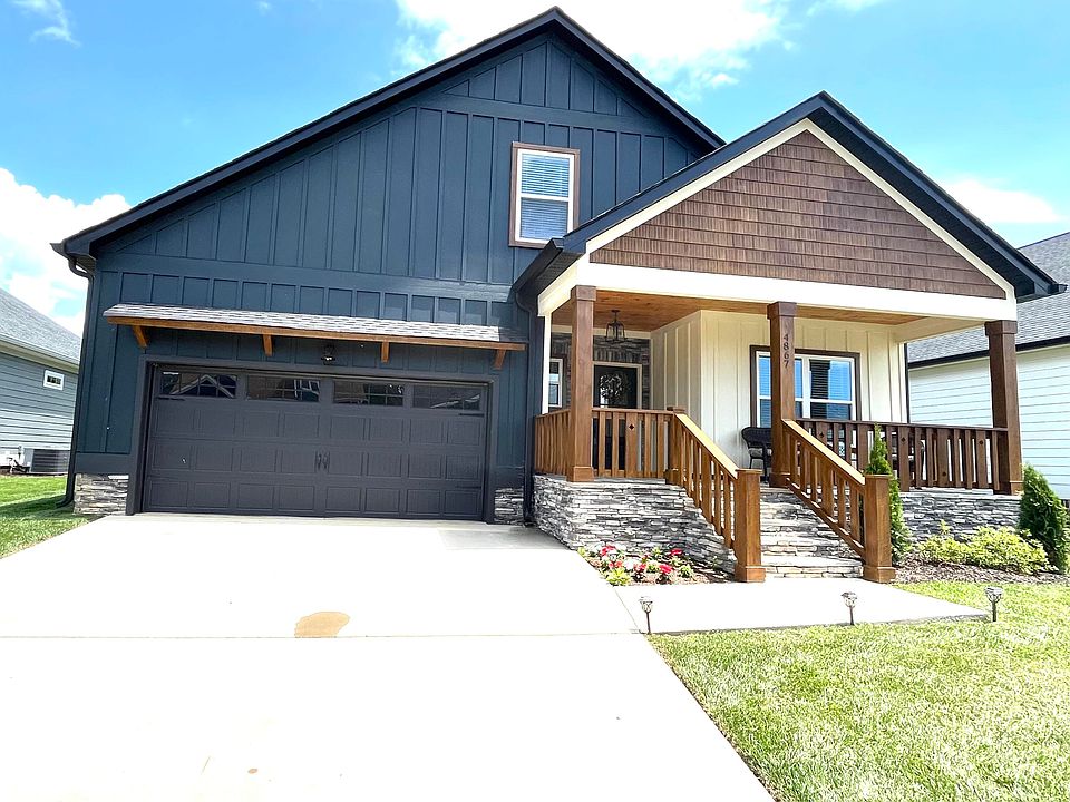 1st image of 4867 Grove Park Dr NW