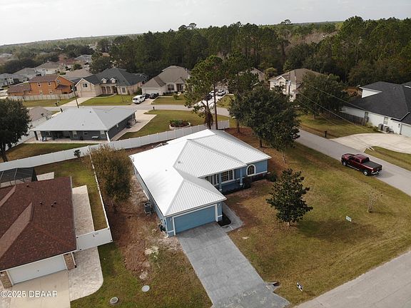2nd image of 10 Lewis Shire Pl