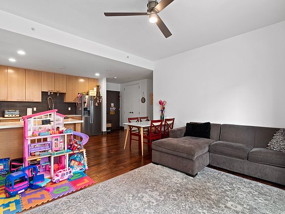 3rd image of 42-60 Crescent St #2A