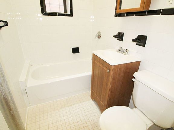 5th image of 3420 30th St APT 1D