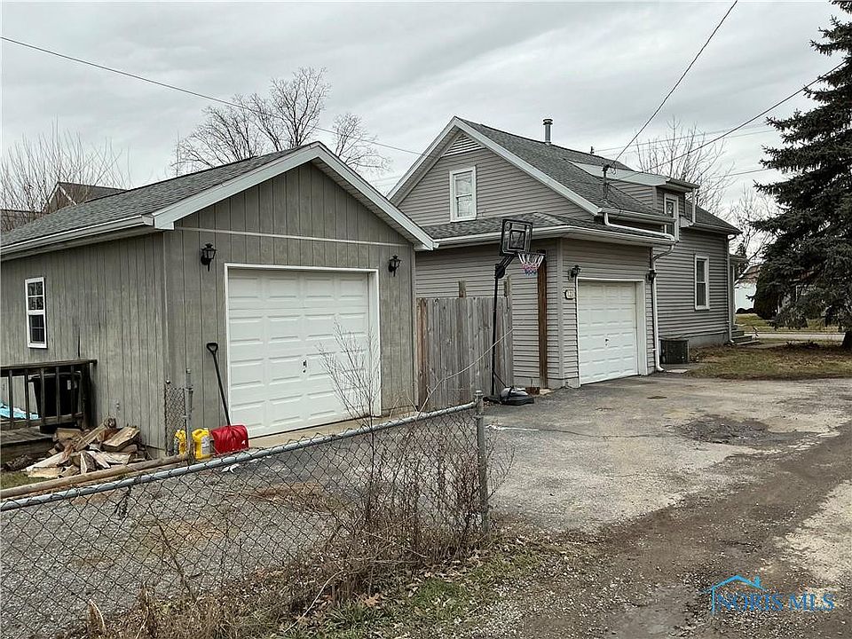 2nd image of 121 Edith Ave