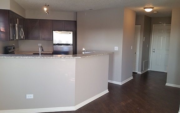 4th image of 1808 Michigan Ave APT 208