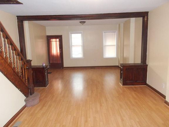 3rd image of 448 S Heald St
