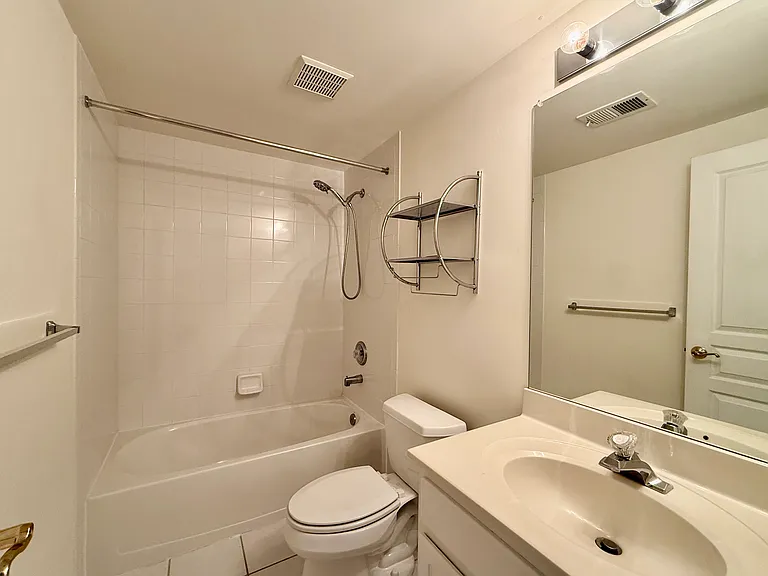 8 Trewbridge Ct — Photo 12