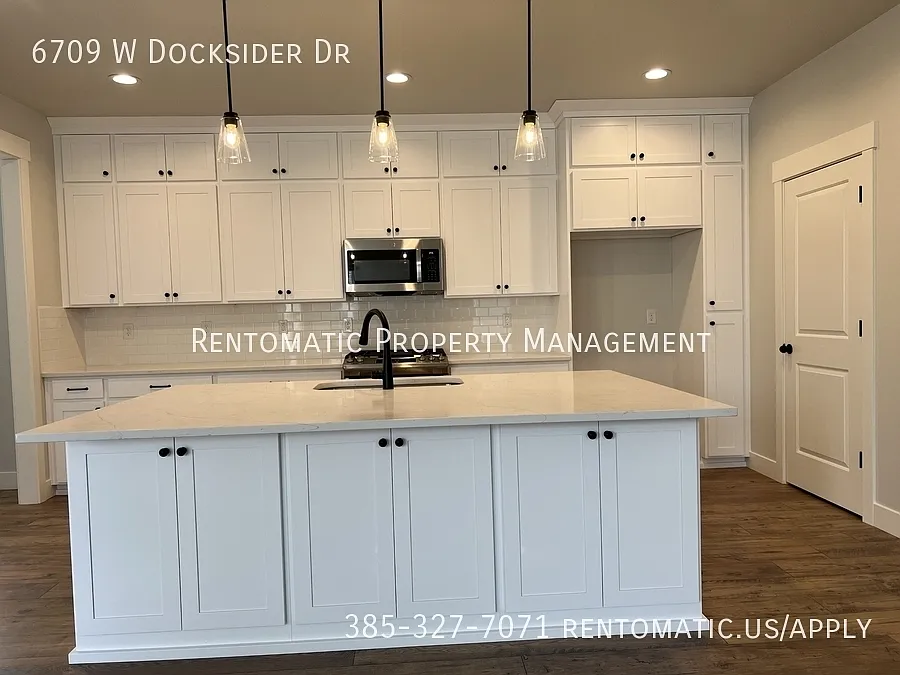 4 bed, 2.5 bath, 3700 sqft, $3,549 — Photo 2