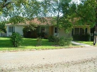 202 4th St, Valley Mills, TX 76689