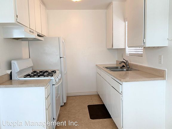 3rd image of 2030 S Tremont St APT 8