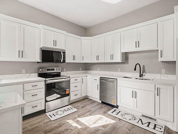 3rd image of 501 Forest St