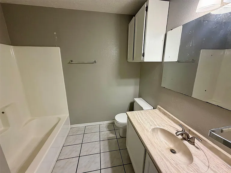 2521 Crosstimbers St #K3 — Photo 5
