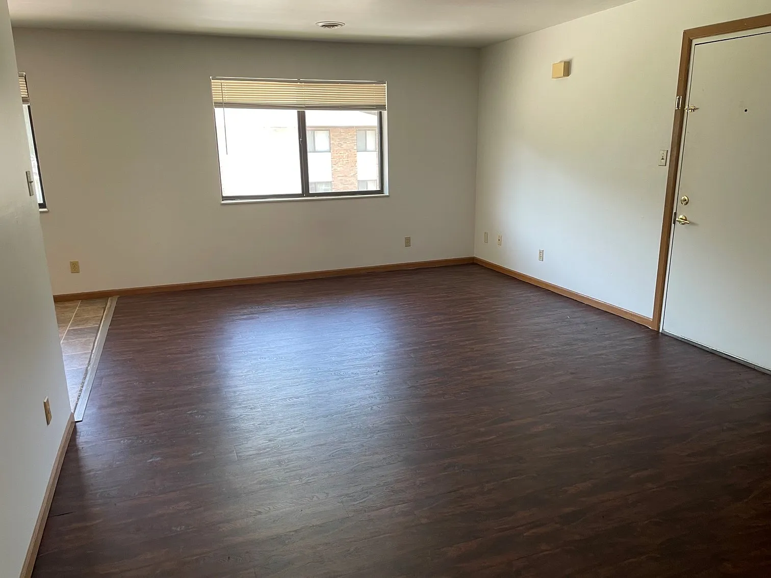 2 bed, 1000 sqft, $975 — Photo 2