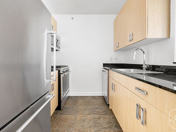 3rd image of 561 10th Ave APT 29E