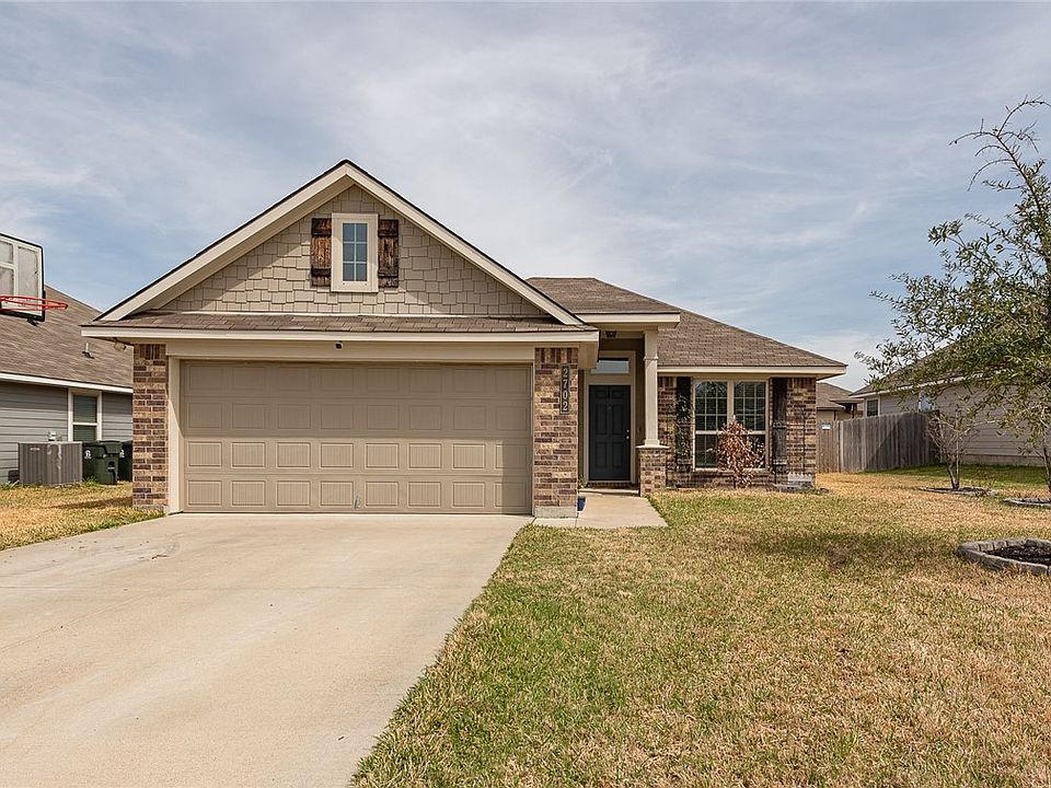 1st image of 2702 Redcap St