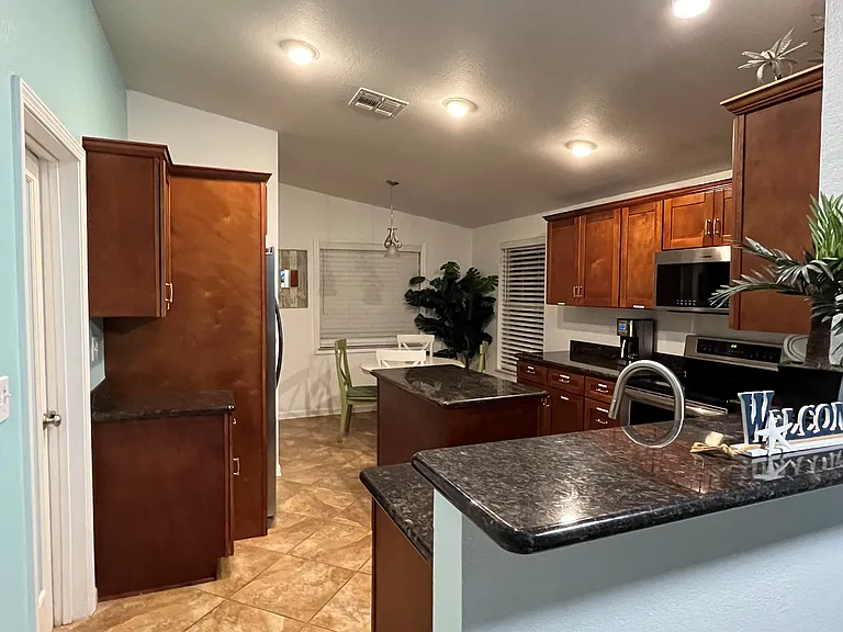 676 Spanish Main Dr — Photo 17
