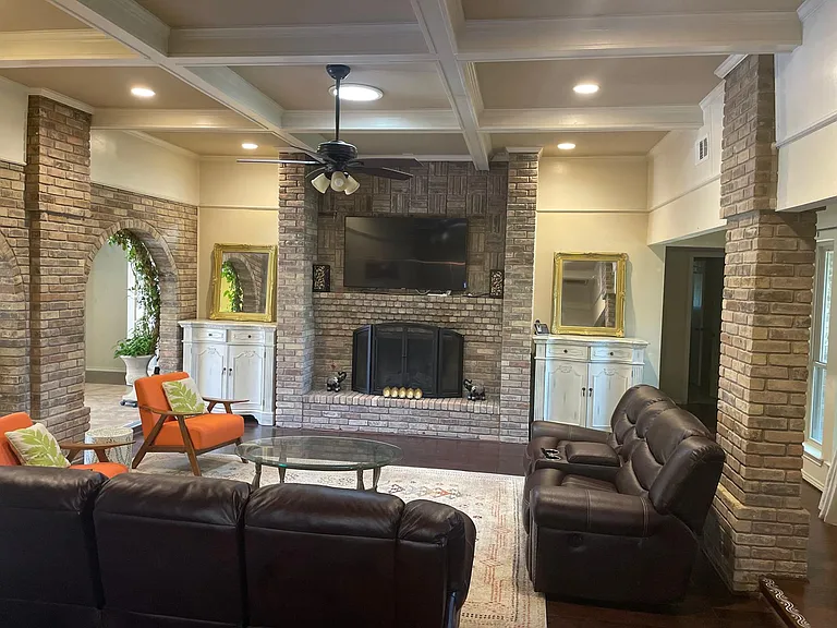 3612 Cross Bend Rd — Photo 4