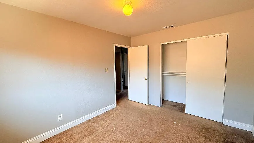 2 bed, 900 sqft, $1,795 — Photo 3