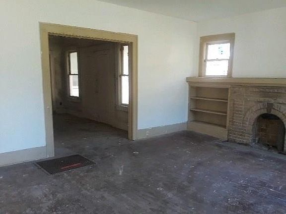 4th image of 2631 Park Row Ave