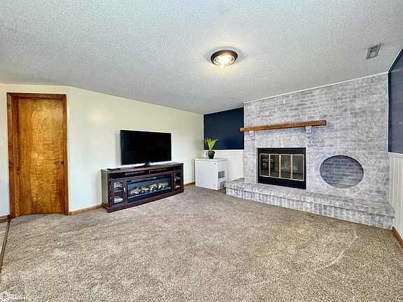 5th image of 1402 Brentwood Dr