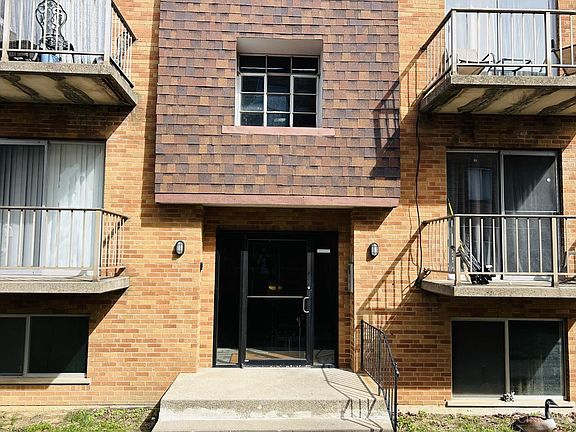 3rd image of 5617 Cheviot Rd