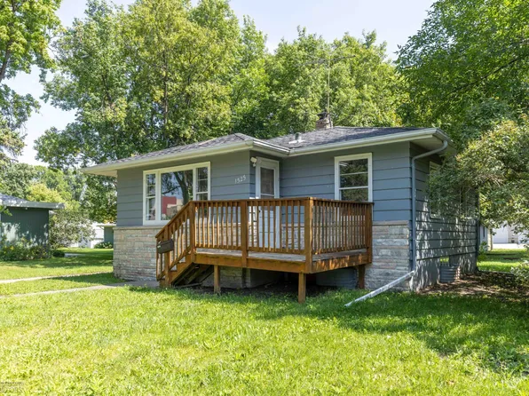 1525 12th St N, Fargo, ND 58102