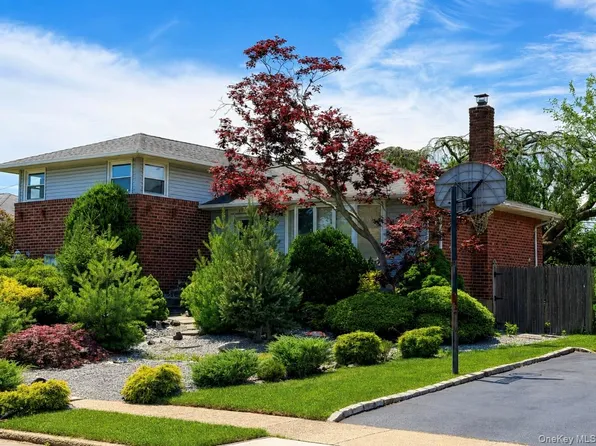 83 Bud Lane, Levittown, NY 11756