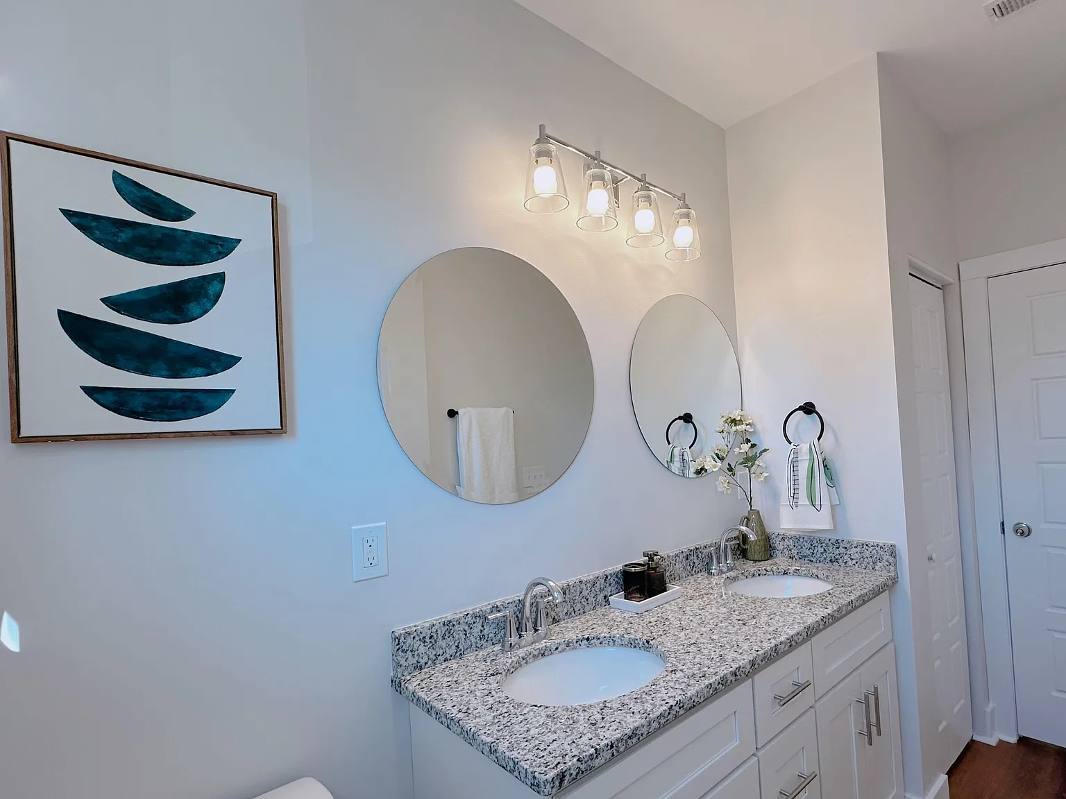 4 bed, 2.5 bath, 1850 sqft, $866 — Photo 4