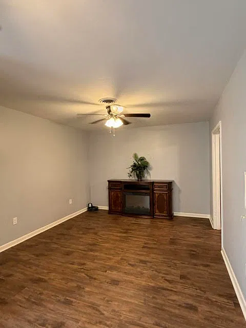 3 bed, 1.5 bath, 1202 sqft, $1,695 — Photo 3