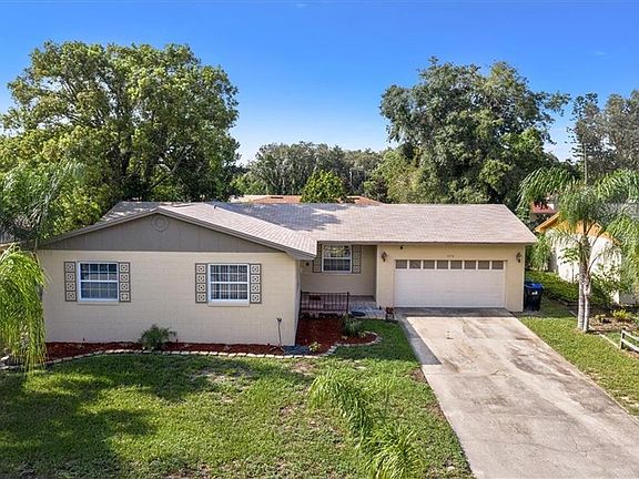 3rd image of 6516 Blanche Ct